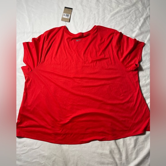NWT Nike Running Red Graphic T shirt women’s size 3X - Picture 2 of 6